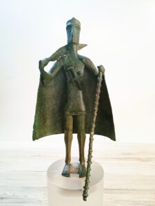 Bronzetto “Capotribù” da Monte Arcosu, Uta. Su concessione del Ministero della Cultura – Musei Nazionali di Cagliari